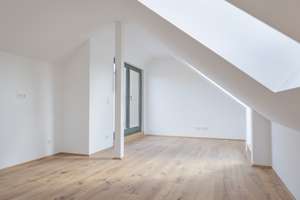 Traumwohnung auf 2 Ebenen unterm Dach des Turmpalastes mit EBK - WE13