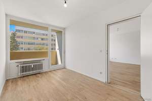 GEORGI: Ruhige Stadtwohnung mit zwei Balkonen direkt an der geplanten U5 – Die vollständige Adresse der Immobilie erhältst du vom Anbieter., 81241 Pasing, München – Vorschaubild 3