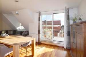 Wunderschöne 3-Zimmer-Maisonette-Wohnung mit Balkon und EBK in Waldtrudering, München – Marthastraße 10, 81825 Waldtrudering, München – Vorschaubild 2