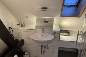 Stilvolles, möbliertes 1-Zimmer-Dachgeschossappartement mit EBK in Regensburg – Ludwig-Eckert-Strasse 6, 93049 Westenviertel, Regensburg – Vorschaubild 6