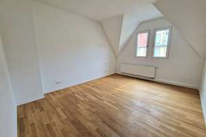 Gemütliche 2-Zimmer-Dachgeschosswohnung im Herzen des Stuttgarter Westens – Die vollständige Adresse der Immobilie erhältst du vom Anbieter., 70197 Hasenberg, Stuttgart – Vorschaubild 2