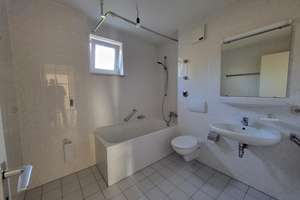 „Frisch renoviertes Juwel in Freimann: 3 Zimmer, Südbalkon & Gäste-WC direkt an der Heide“ – Karl-Richter-Straße 9, 80939 Freimann, München – Vorschaubild 9