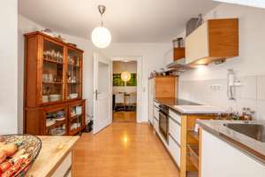 AIGNER - Zeitnah bezugsfreie Wohnung in denkmalgeschützem Altbau im Herzen der Maxvorstadt – Die vollständige Adresse der Immobilie erhältst du vom Anbieter., 80333 Augustenstraße, München – Vorschaubild 3
