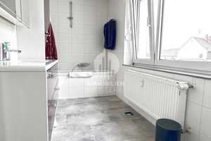 Vielseitiges Wohnvergnügen: Modernes Zweifamilienhaus mit vielseitigen Nutzungsmöglichkeiten! – Neu-Ulm (Kreis) – Vorschaubild 12