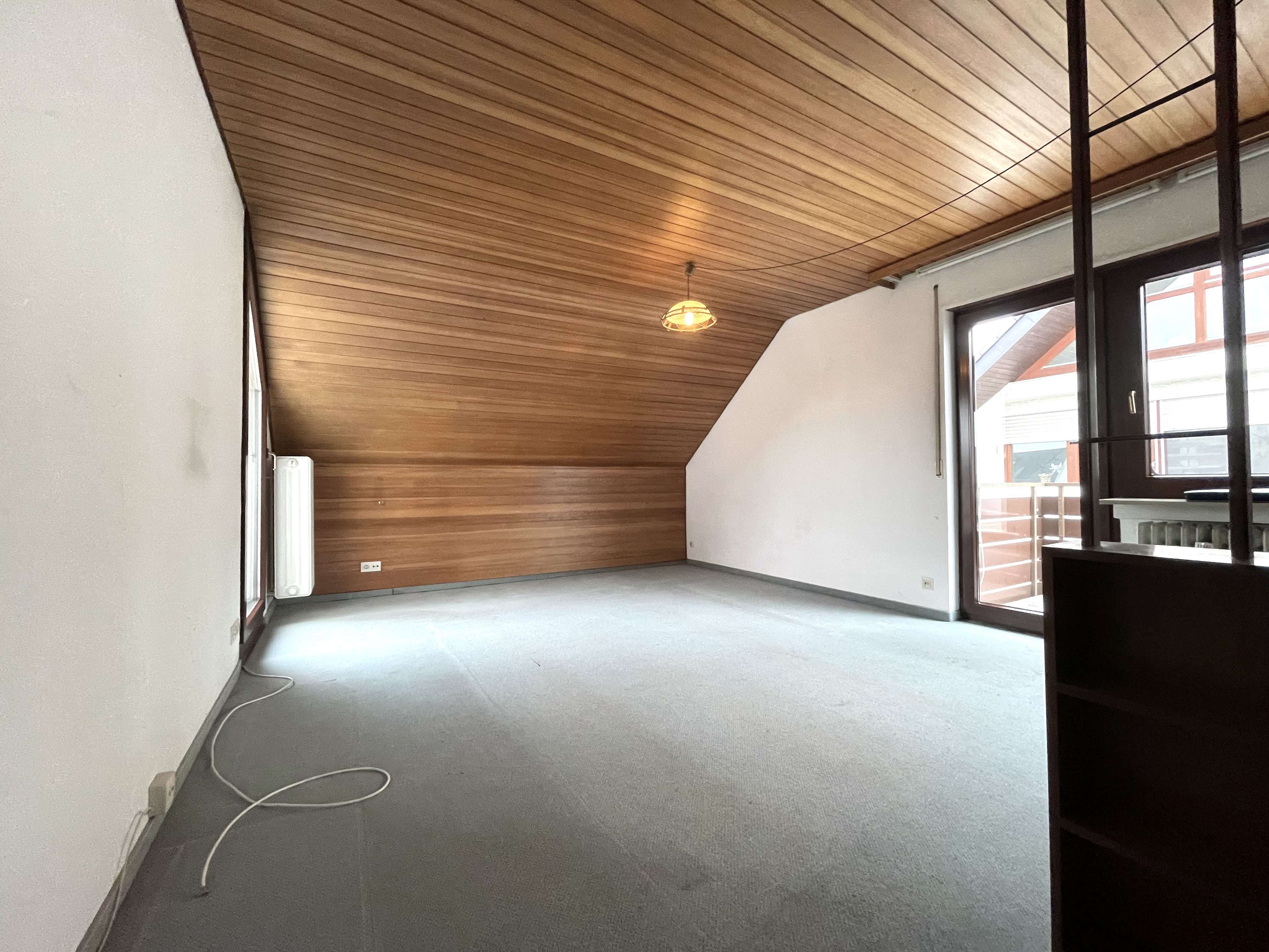 Immobilie in Filderstadt - Tolle 2,5-Zimmer-DG-Wohnung mit 2 Balkonen in Bernhausen - Bild 1