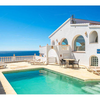 Beeindruckende Villa mit Panoramablick auf das Meer und touristischer Lizenz