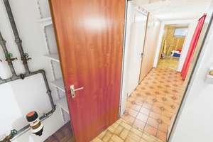 Attraktives Reihenkopfhaus in Heilsbronn – ruhige Lage, viel Platz und Garage inklusive – Die vollständige Adresse der Immobilie erhältst du vom Anbieter., 91560 Heilsbronn – Vorschaubild 13