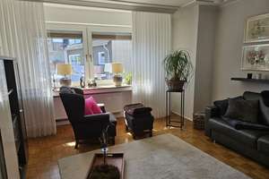 Modernisierte 2-Zimmer-Wohnung in Bottrop inkl. Küche, Balkon und Stellplatz nahe HBF – Essener Straße 83, 46236 Stadtmitte, Bottrop – Vorschaubild 2