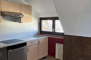 Geräumige und helle Altbauwohnung mit Dachterrasse in bester Karlsfelder Lage – Blumenstraße 34, 85757 Karlsfeld – Vorschaubild 6