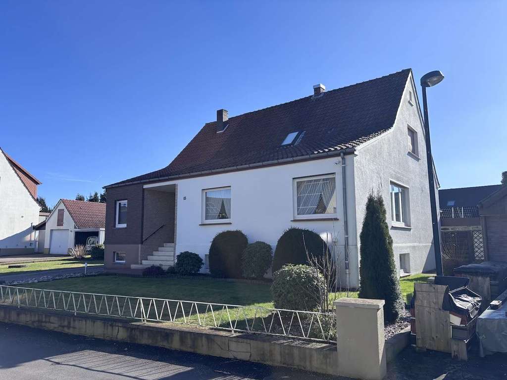 Immobilie in Kirchlengern - Gepflegtes Einfamilienhaus in ruhiger Lage von Stift Quernheim -- zzgl. Bauplatz - Bild 1