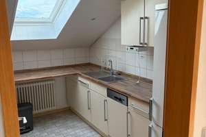 Ruhige 2,5-Zimmer-Dachgeschosswohnung mit Balkon und Weinbergblick in Obersulm-Affaltrach – Die vollständige Adresse der Immobilie erhältst du vom Anbieter., 74182 Obersulm – Vorschaubild 1