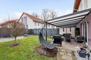 Perfekt für die junge Familie! Energieeffizientes und neuwertiges Reiheneckhaus mit tollem Garten – Göppingen (Kreis) – Vorschaubild 1
