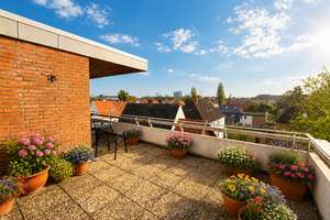 *** Wohnen mit Blick über die Dächer Oldenburgs und ca. 36 m² Dachterrasse ***