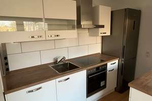Wohnung mit Küche, Waschmaschine und Trockner