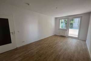 Für Junge Familien die perfekte 2 Zimmer Wohnung mit Balkon | EBK auf Wunsch – Eckersbacher Höhe 97, 8066 Eckersbacher Höhe (E1-E4), Zwickau – Vorschaubild 3