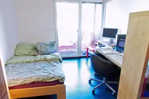 Exklusive 1-Zimmer-Erdgeschosswohnung mit Balkon und EBK in Studentenwohnheim in Mannheim – Seckenheimer Landstraße 4a, 68163 Mannheim – Vorschaubild 1