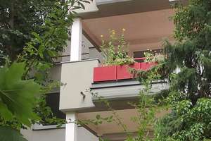 Bezugsfreie 3-Zimmer-Wohnung mit großzügigem Süd-West-Balkon in grüner Citylage