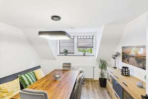 Exklusives Wohngefühl über Gelsenkirchen: Moderne Dachgeschosswohnung mit Stil – Die vollständige Adresse der Immobilie erhältst du vom Anbieter., 45888 Bulmke-Hüllen, Gelsenkirchen – Vorschaubild 2