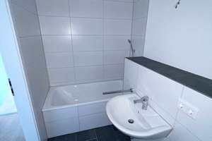 Helle und großzügige 3-Zimmer-Wohnung mit EBK – Sperberstr. 47, 90461 Hummelstein, Nürnberg – Vorschaubild 3
