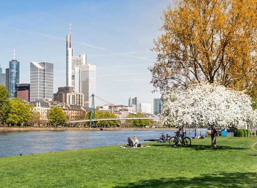 *Wohnen über den Dächern Frankfurts* 2,5 Zimmer, Schlafzimmer mit Ankleide en Suite, zentrale Lage