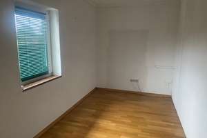 Idyllisches Einfamilienhaus mit wunderschönem Garten im Stadtzentrum von Abensberg – Die vollständige Adresse der Immobilie erhältst du vom Anbieter., 93326 Abensberg – Vorschaubild 15