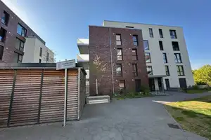 Wünderschön und neuwertig! 3 Zimmer Wohnung inkl. EBK, großem Balkon und 2 TG-Stellplätze – Kamillenweg 3, 38446 Wolfsburg – Vorschaubild 1