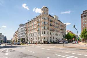 Zu Hause. Zwischen Laeiszhalle und Alster.