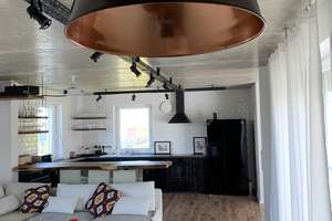 Exklusive, möblierte und neuwertige 2-Zimmer-Loft Wohnung mit 30 qm Dachterrasse und EBK in Augsburg