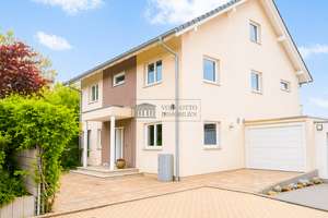 Freistehendes Traumhaus mit Smart Home, Photovoltaikanlage und KfW-55-Standard