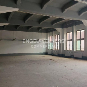 Loftbüro mit Industriecharakter
