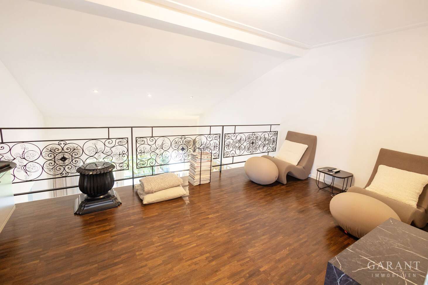 Immobilie in Talheim - Wohnen mit Stil: Kernsaniertes Reihenhaus mit außergewöhnlicher Architektur und viel Privatsphäre - Bild 4