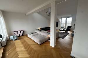 Zuhause mit viel Platz in einem exklusiven Penthouse in Friedrichshain