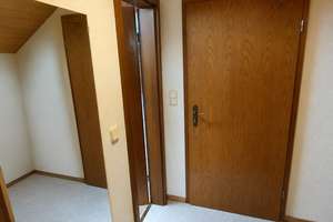 Gemütliche 1,5-Zimmer Dachgeschosswohnung in ruhiger Lage – Die vollständige Adresse der Immobilie erhältst du vom Anbieter., 51375 Schlebusch, Leverkusen – Vorschaubild 2