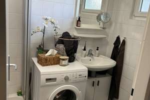 Charmante 2-Zimmer-Wohnung mit Balkon in Top-Lage – Einzug ab 15.07. – ideal für 1–2 Personen – Erasmusstraße 2, 65199 Biebrich, Wiesbaden – Vorschaubild 2