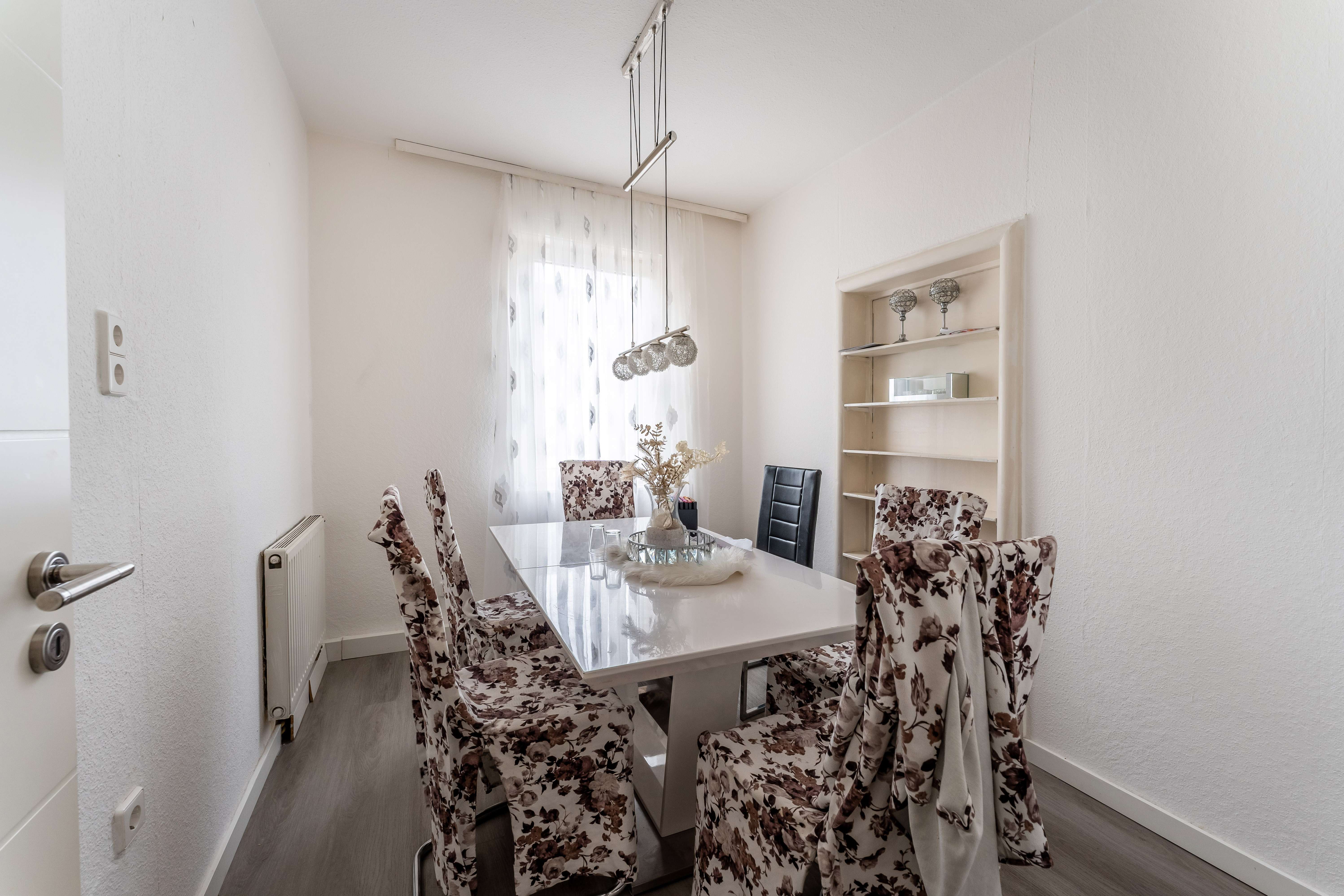 Immobilie in Schramberg - Anlageobjekt mit zwei vermieteten Wohnungen + Ladenlokal und sechs PKW-Stellplätzen - Bild 6