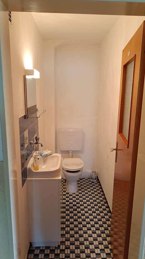 Immobilie in Retzstadt - Einfamilienhaus in ruhiger Lage, mit traumhaftem Ausblick und viel Entwicklungspotenzial - Bild 6