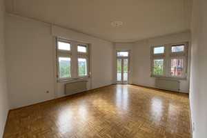 Großzügige 4-Zimmer Altbauwohnung mit 2 Balkone – Scharnhorststrasse 32, 65195 Wiesbaden – Vorschaubild 1