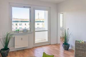 Ruhig gelegene 3-Raum-Wohnung mit Einbauküche – Weydemeyerstr. 61, 9117 Rabenstein, Chemnitz – Vorschaubild 1