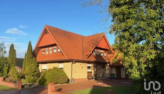 Bild von „Idyllisches Einfamilienhaus mit Einliegerwohnung und Traumgarten in Idafehn“