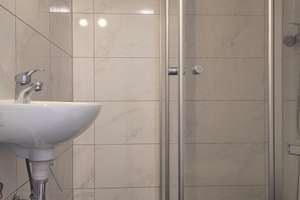 Renovierte Dachgeschosswohnung nähe Rastpfuhl Klinik(Whg.5) – Seebohmstraße 45, 66115 Burbach, Saarbrücken – Vorschaubild 5
