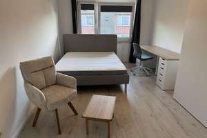 Hochwertiges WG-Zimmer mit neuer Ausstattung & Balkon ab sofort