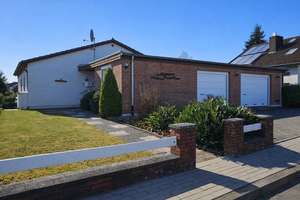 Bungalow mit 137 qm, Südgarten + vielseitigem Souterrain (100 qm), Stockelsdorf - Provisionsfrei! – Die vollständige Adresse der Immobilie erhältst du vom Anbieter., 23617 Stockelsdorf – Vorschaubild 1