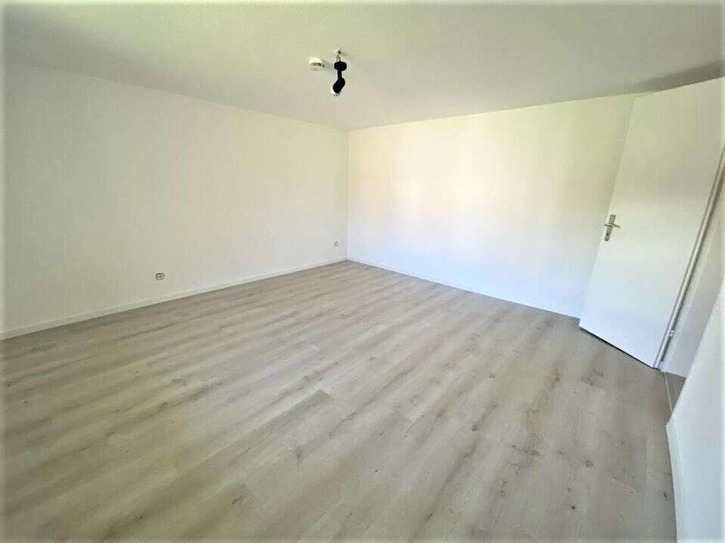 Immobilie in Titisee-Neustadt - ATTRAKTIVE RENDITE! EIGENTUMSWOHNUNG MIT GROßER DACHTERRASSE IM BELIEBTEN ORT TITISEE-NEUSTADT - Bild 0