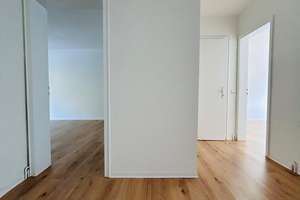 Moderne 3-Zimmer-Wohnung mit Balkon und Einbauküche – Leimbachweg 26, 51069 Dünnwald, Köln – Vorschaubild 3