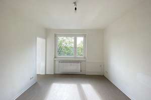 Super schöne Wohnung für Einsteiger - Direkt gegenüber der "Kleinen Schwimmhalle"! – Steffelbauerstraße 3, 12459 Oberschöneweide, Berlin – Vorschaubild 2