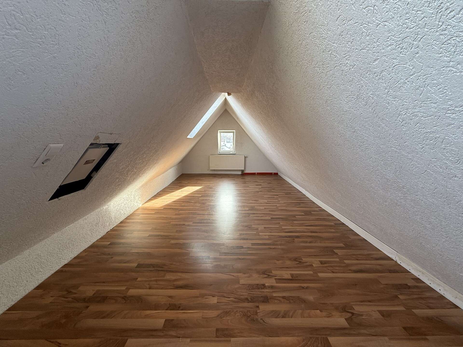 Immobilie in Neuhausen auf den Fildern - Doppelhaushälfte mit Potenzial in zentraler Lage von Neuhausen - provisionsfrei! - Bild 6