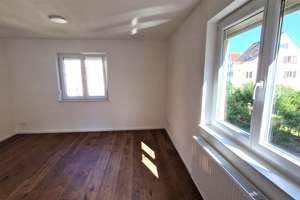 Moderne 4-Zimmer-Wohnung in Esslingen Stadtmitte – mit Einbauküche, Tageslichtbad, Loggia und Garten – Die vollständige Adresse der Immobilie erhältst du vom Anbieter., 73728 Innenstadt, Esslingen am Neckar – Vorschaubild 2