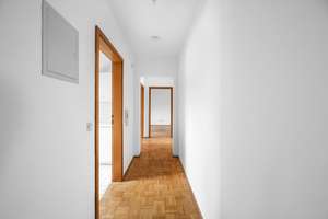 Charmante 2-Zimmer-Dachgeschosswohnung in absolut ruhiger Sackgasse – Die vollständige Adresse der Immobilie erhältst du vom Anbieter., 80638 Nymphenburg, München – Vorschaubild 8