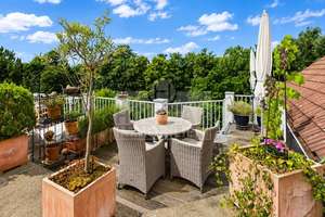 WOHNEN MIT CHARAKTER - EXKLUSIVE MAISONETTEWOHNUNG MIT GALERIE UND SONNIGER DACHTERRASSE IN BEUEL – Die vollständige Adresse der Immobilie erhältst du vom Anbieter., 53225 Schwarzrheindorf/Vilich-Rheindorf, Bonn – Vorschaubild 2