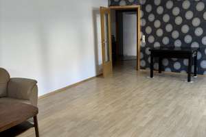 Gepflegte 2-Zimmer-Wohnung mit Terrasse und EBK in Heilbronn-Klingenberg – 74081 Klingenberg, Heilbronn – Vorschaubild 3